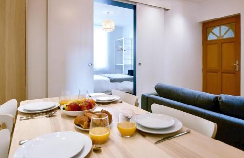 North district Apartment | Pet-Friendly NuitéeJour Niort Centre with Family Amenities