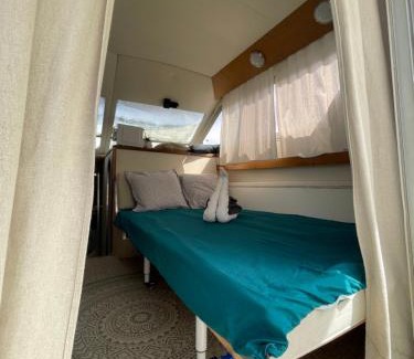 Valence Boat Rental | Unique Retreat: Nuit Insolite et Cocon, Guest Rated 9/10