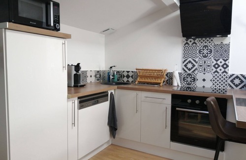 Pont-de-Veyle Apartment | Romantic Retreat with Spa, Breakfast & Lake Views