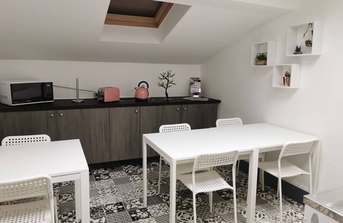Saint-Laurent-sur-Saone Apartment | Discover Nuit Tendance: Family-Friendly Stay in Mâcon