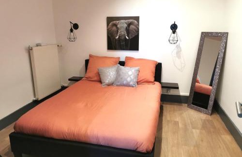 Macon Apartment | Trendy Stay in Central Mâcon: Family-Friendly & Cozy