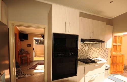 Colchester House | Cozy Nukakamma River Guesthouse with Family-Friendly Perks