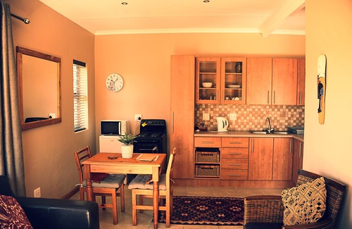 Colchester House | Cozy Nukakamma River Guesthouse with Family-Friendly Perks