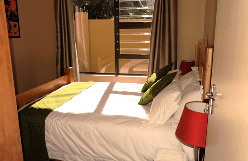 Colchester House | Cozy Nukakamma River Guesthouse with Family-Friendly Perks