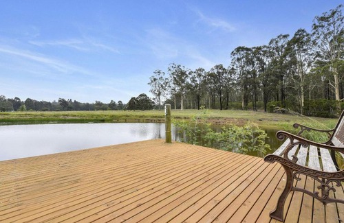 Nulkaba House | Central Nulkaba Escape: Walk to Zoo and Nearby Wineries