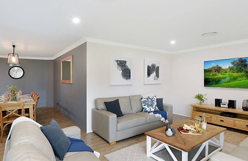 Nulkaba House | Discover Nulkaba House: Stylish Stay in Central Vineyards