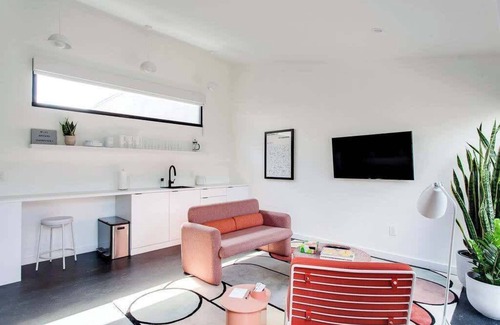 East Market District Apartment | Designer Studio Retreat in NuLu Arts District - Rated 10/10