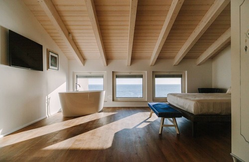 Numana Hotel | Discover Numa Hotel: 10/10 Review, Ocean View & Spa