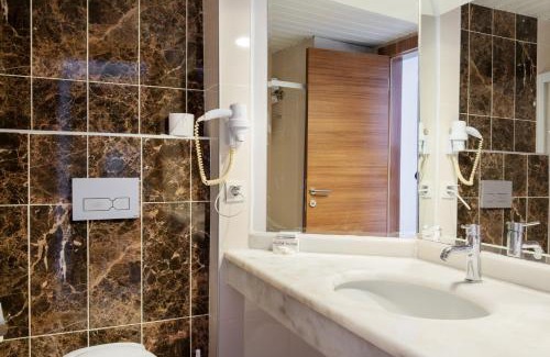 Konakli Hotel | Relax at Numa Konaktepe Hotel with Oceanfront Amenities