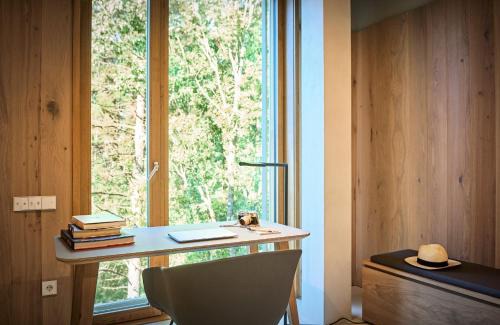 San Sebastian Apartment | Discover Numad Studios: Family-Friendly 4-Star Retreat