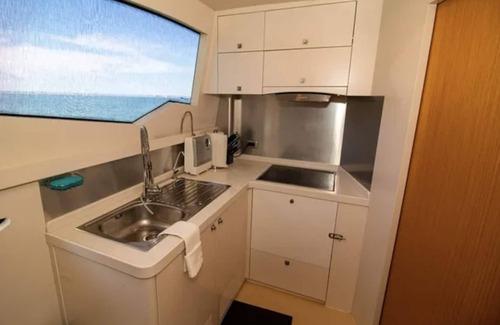 La Paz Boat Rental | Child-Friendly Retreat Aboard Numarine 78' Yacht