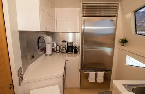 La Paz Boat Rental | Child-Friendly Retreat Aboard Numarine 78' Yacht