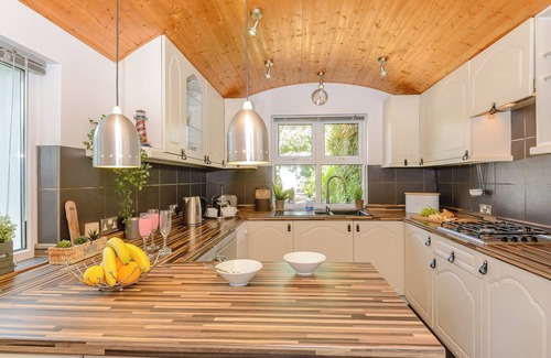 Gosport Cottage | Exceptional 2-Bedroom Accommodation with Ocean View in Gosport