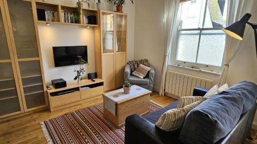 St. Mawes House | Top-Rated Retreat at Number 1 - Guest Rated 9.5/10
