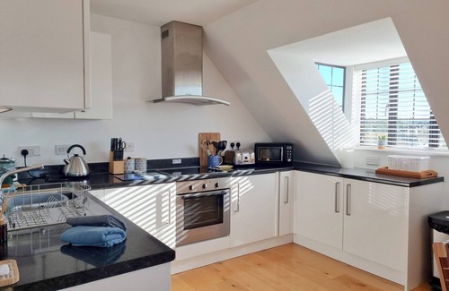 Swanage Cottage | Family-Friendly Number 10 The Penthouse with Ocean View