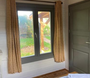 Frome Apartment | Discover Number 15 Frome: Family-Friendly Retreat Awaits