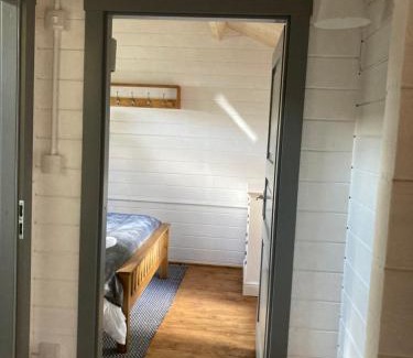 Frome Apartment | Discover Number 15 Frome: Family-Friendly Retreat Awaits