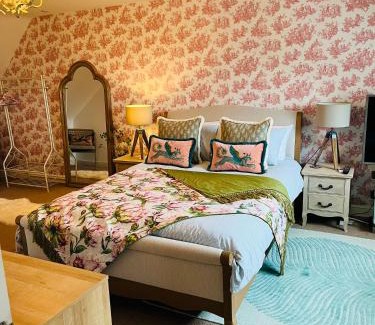 Telford House | Comfortable Rooms Near Ironbridge with High Guest Ratings