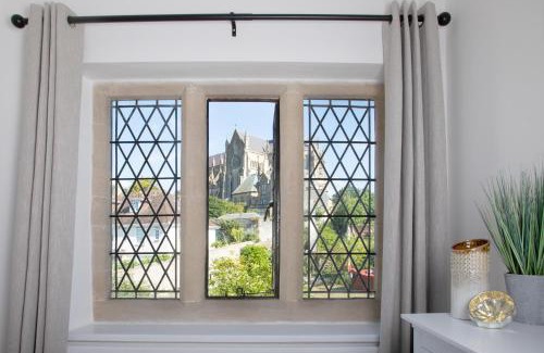 Arundel House | Inviting Number 42: Guest Rated 9.6 & Family-Friendly Stay