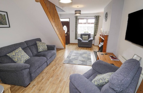 Larne Cottage | Family-Friendly NUMBER 5 with Garden in Larne