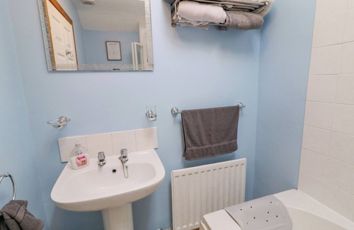 Larne Cottage | Family-Friendly NUMBER 5 with Garden in Larne