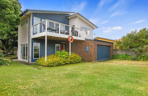 Apollo Bay House | Ocean View Retreat at Number 6 - Family Friendly Getaway