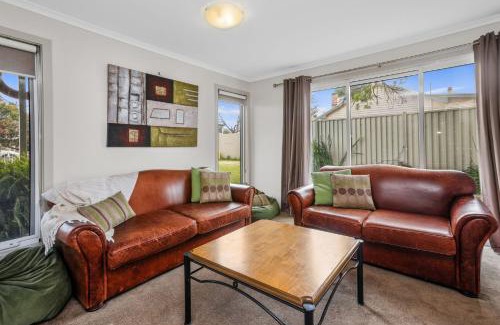 Apollo Bay House | Ocean View Retreat at Number 6 - Family Friendly Getaway