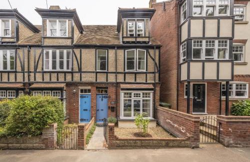Overstrand House | Pet-Friendly Retreat at Number Four for Family Getaways