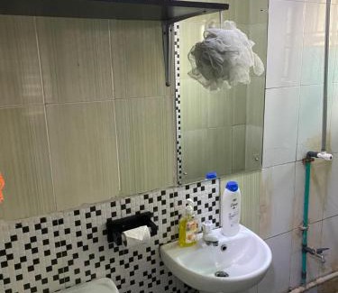 Ikeja Apartment | Convenient NUMBERS FLIPPERS SERVICES Apartment for Families