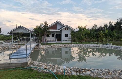 Thap Than Resort | Welcoming Numhom Resort: Rated 9.3/10 with Family Amenities