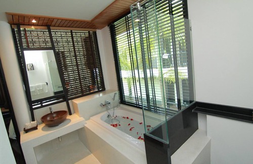 Ranong Hotel | Discover Numsai Khaosuay Resort: Family-Friendly Getaway