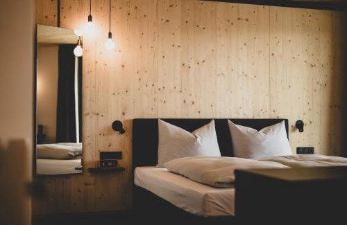 Rosenheim Hotel | Eco-Friendly NUNA: A Pet Accessible Retreat Awaits