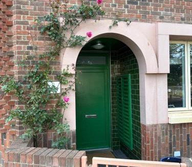 The Lane Apartment | Inviting Nunhead Green Flat - Perfect for Families