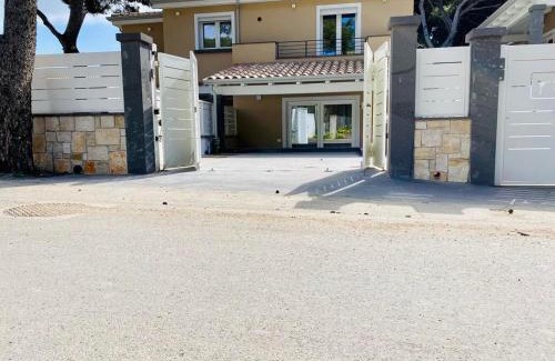 Porto Pino Apartment | Seaside Retreat: Nuova Residenza dei 7 Pini, Rated 9.4