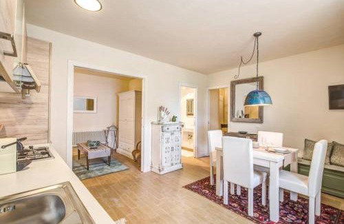 Rocca di Mezzo Apartment | Modern Apartment in Historic Center: Family-Friendly Stay