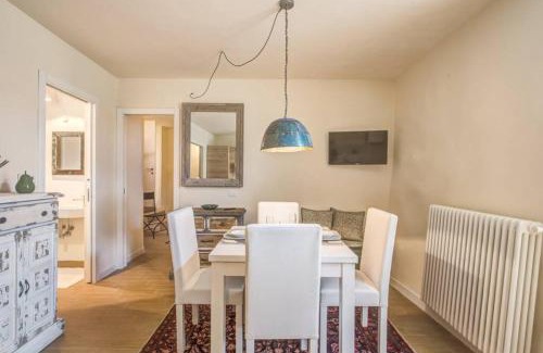 Rocca di Mezzo Apartment | Modern Apartment in Historic Center: Family-Friendly Stay