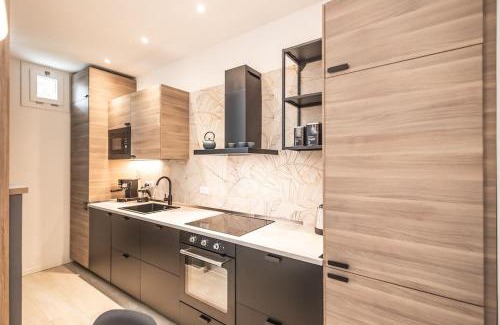 Alba Apartment | New & Comfortable Apartment with Parking, Pet Friendly Stay