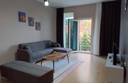 Pendik Apartment | Discover Nur Sena's House: Oceanfront Oasis with Pool