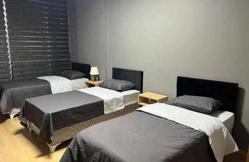 Pendik Apartment | Discover Nur Sena's House: Oceanfront Oasis with Pool