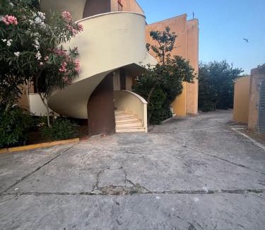 Lido Apartment | Relax at Nura's - Casa Flor Seaside: Family & Pet Friendly