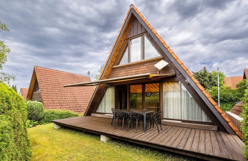 Immenstaad am Bodensee House | Guest Rated Nurdachhaus: Family-Friendly Retreat with Kitchen