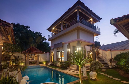 Nusa Dua Villa | Discover Nusa Dua: 7 BDR with Private Pool & Beach Access