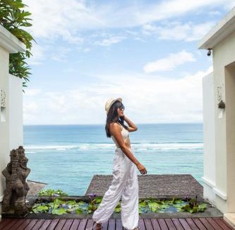 Sawangan Villa | Elegant Olala Nusadua Beach with Oceanfront Spa & Pool