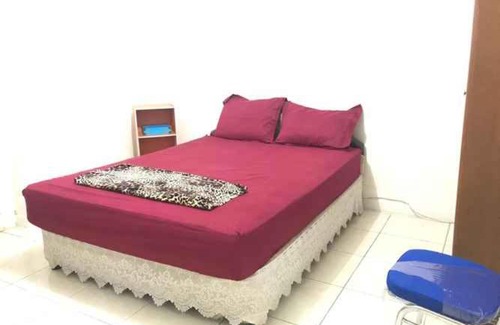 Mampang Prapatan House | Budget-Friendly Nusalink Hotel Near Pancoran Awaits You