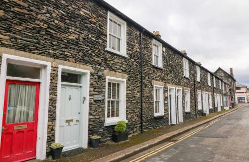 Bowness-on-Windermere House | Pet-Friendly Nutkin Cottage: 4-Star Stay with High Ratings