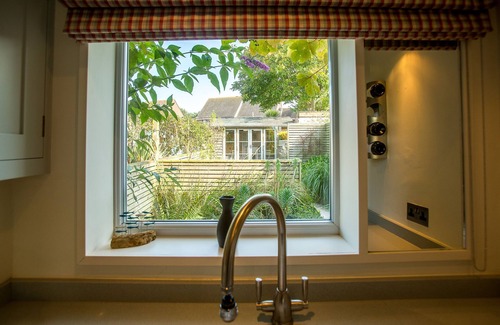 Aldeburgh Apartment | Perfect Retreat at Nutshell - Spa & Breakfast Included