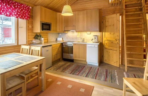 Akaslompolo House | Tranquil Nutukas: Lake View & Spa Retreat Awaits You