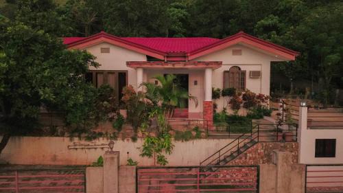 Coron Town Proper House | Pet-Friendly Getaway at NVH Coron Palawan – Rated 9/10!