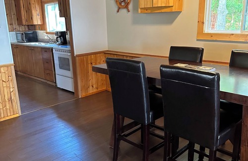 Algoma District Cottage | Cozy Rustic Cottage Retreat on Lake Superior's Shores