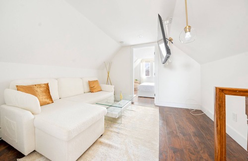 Southeast Yonkers Apartment | Prime Location NY Apartment with Free Parking & Spa Access